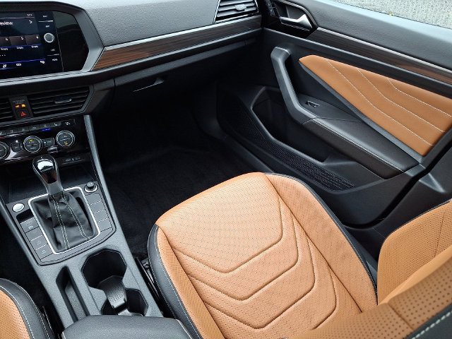 Certified 2024 Volkswagen Jetta SEL FWD image 16