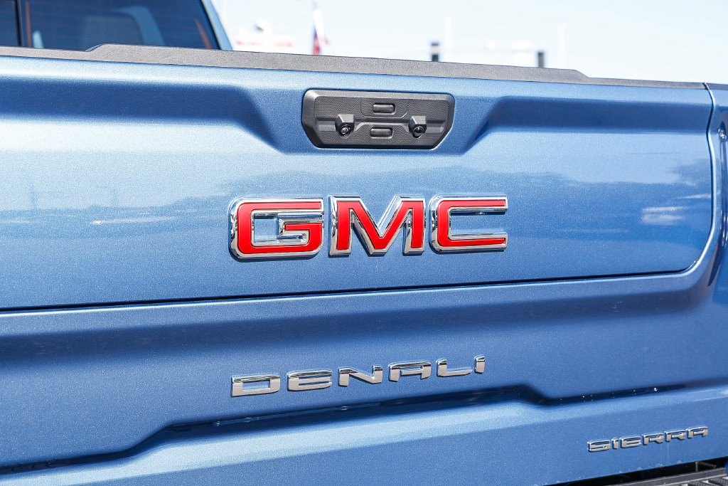 Certified 2025 GMC Sierra 1500 Denali w/ Denali Reserve Package AWD/4WD image 16