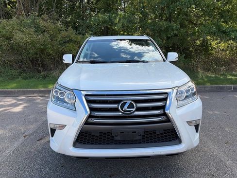 Used 2015 Lexus GX 460 w/ Navigation Package AWD/4WD image 2