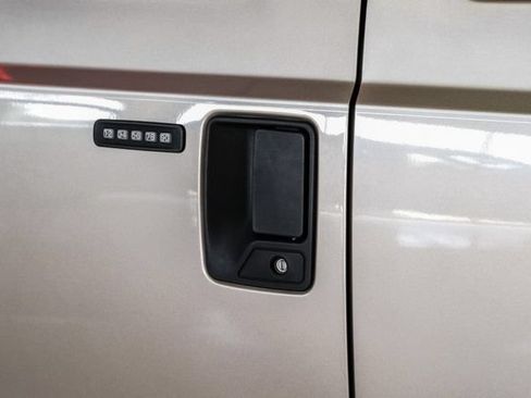 Used 2007 Ford F550 4x4 Crew Cab Super Duty image 39