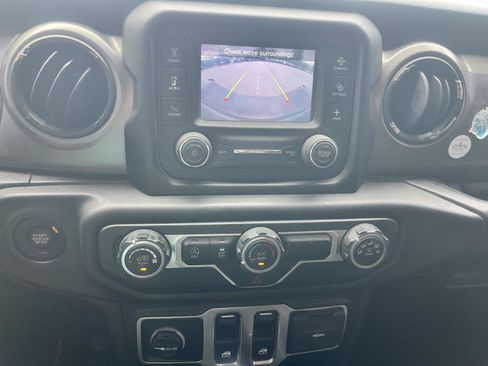 Used 2019 Jeep Wrangler Sport AWD/4WD image 18