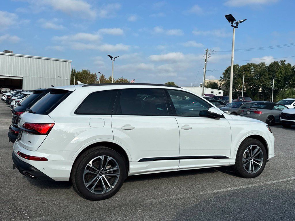 Used 2026 Audi Q7 3.0T Premium w/ Convenience Plus Package AWD/4WD image 5