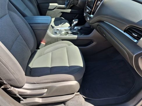 Used 2023 Chevrolet Traverse LT AWD/4WD image 19