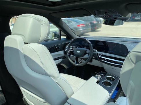 Used 2024 Cadillac Lyriq Luxury image 23