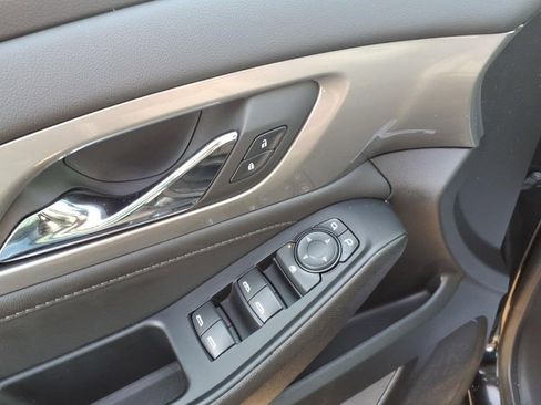 Certified 2023 Chevrolet Traverse LT w/ LPO, Floor Liner Package image 18