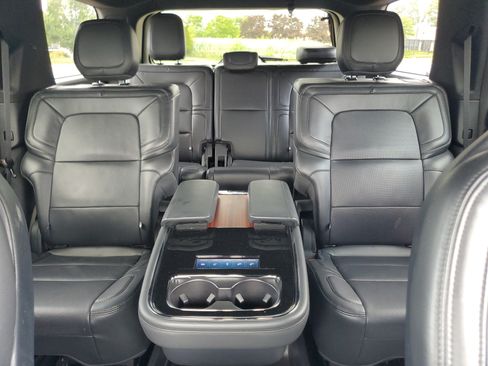 Certified 2024 Lincoln Navigator Reserve AWD/4WD image 19