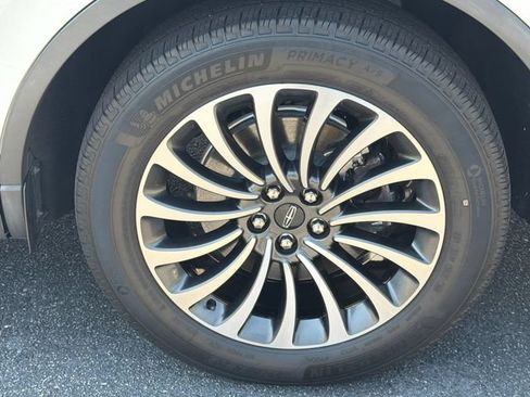 Used 2022 Lincoln Aviator Reserve w/ Equipment Group 201A RWD image 22