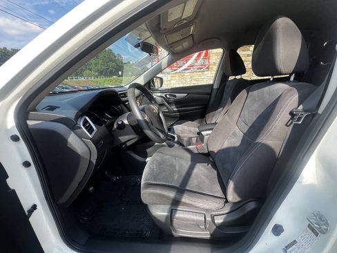 Used 2016 Nissan Rogue S w/ Appearance Package FWD image 16