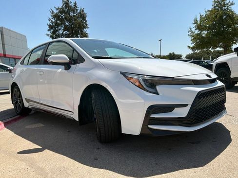 Used 2024 Toyota Corolla SE FWD image 4