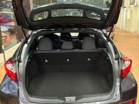 Used 2021 Toyota C-HR XLE image 13