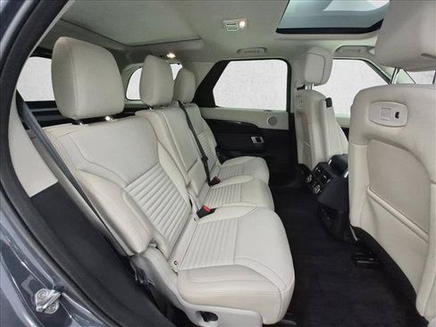 Certified 2026 Land Rover Discovery S AWD/4WD image 24