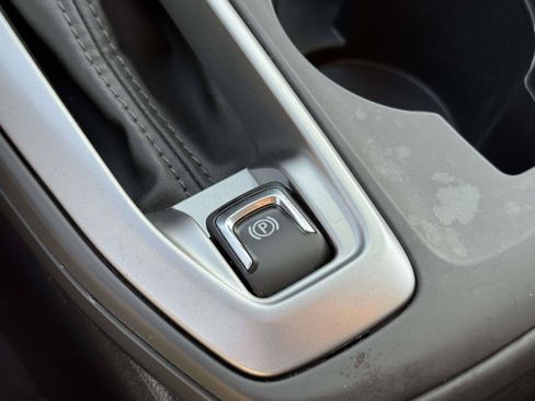 Used 2025 Chevrolet Trax LS w/ LS Convenience Package FWD image 30