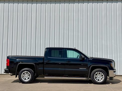 Used 2018 GMC Sierra 1500 SLE w/ Suspension Package, Off-Road AWD/4WD image 7