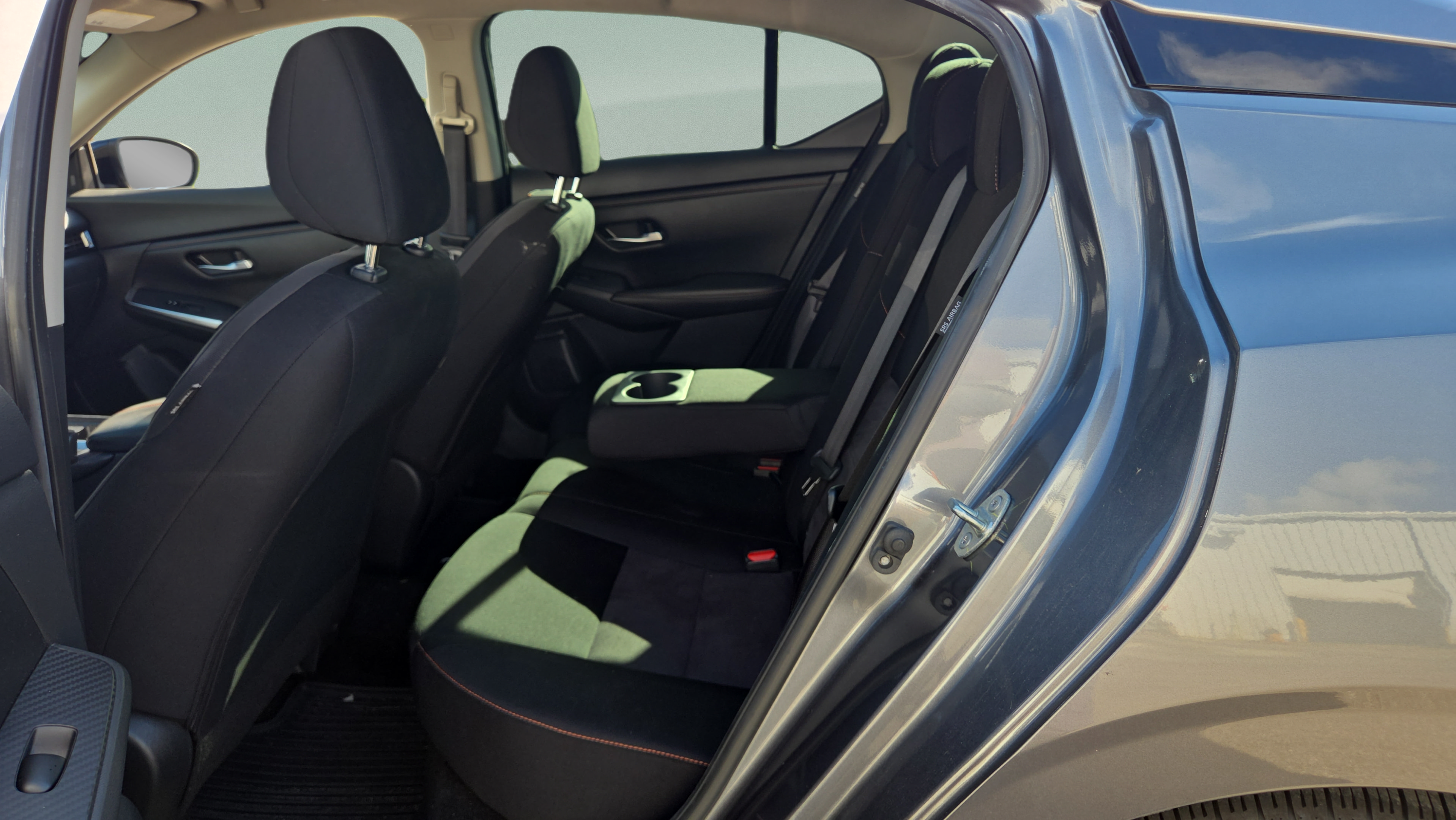 Used 2022 Nissan Sentra SR w/ Electronics Package FWD image 8