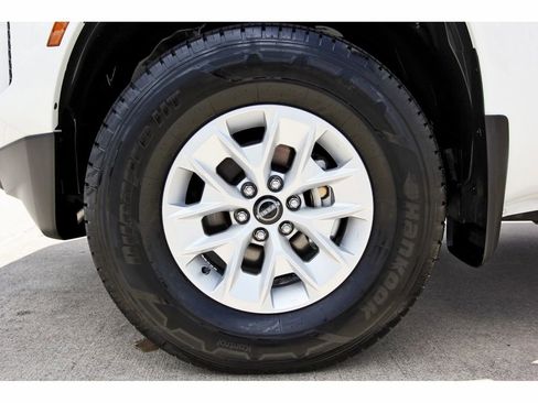 Certified 2024 Nissan Frontier SV w/ Technology Package image 29