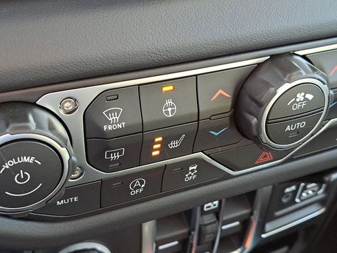 New 2026 Jeep Gladiator Sport image 9