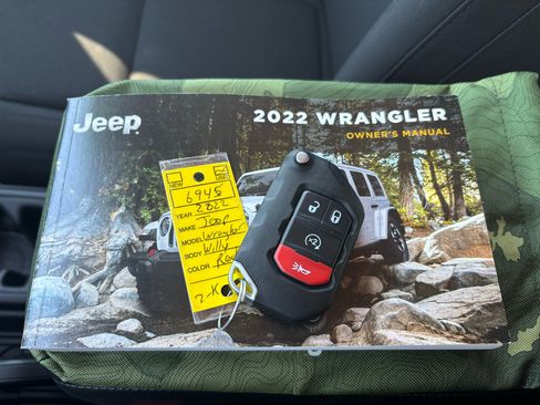 Used 2022 Jeep Wrangler Unlimited Sport image 32