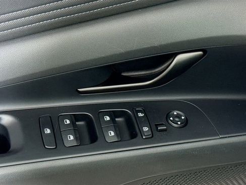 Certified 2025 Hyundai Elantra Sport w/ Cargo Package image 19