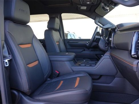 Used 2025 GMC Sierra 2500 AT4 w/ AT4 Premium Plus Package image 18