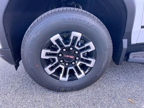 New 2026 GMC Sierra EV Elevation image 12