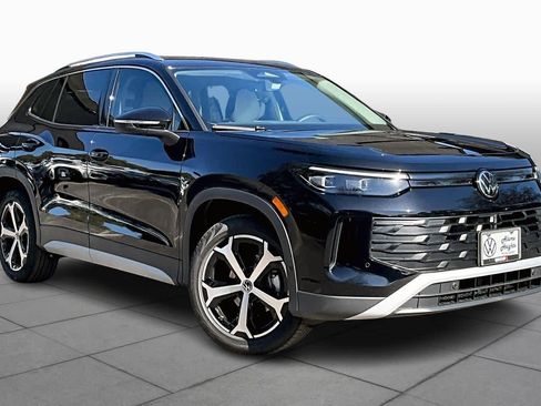 New 2026 Volkswagen Tiguan SE image 2