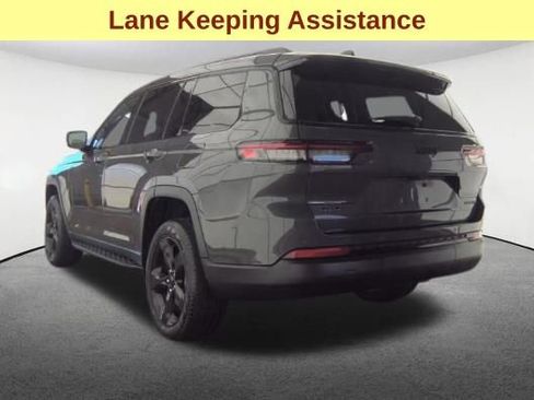 Used 2025 Jeep Grand Cherokee L Limited w/ Black Appearance Package AWD/4WD image 8