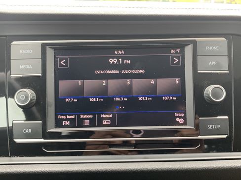 Used 2019 Volkswagen Jetta SE FWD image 23