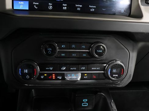 Used 2025 Ford Bronco Outer Banks AWD/4WD image 11
