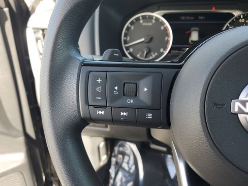 Used 2022 Nissan Rogue SV FWD image 20