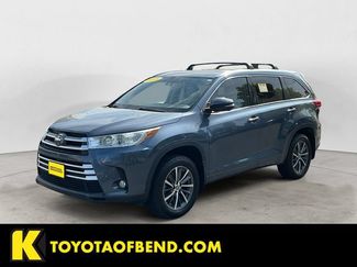 Used 2018 Toyota Highlander XLE AWD/4WD video 1