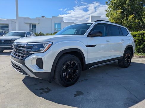 New 2026 Volkswagen Atlas Peak Edition AWD/4WD image 9