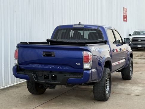 Used 2022 Toyota Tacoma TRD Sport image 21