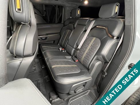 Used 2024 Rivian R1S Adventure image 10