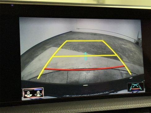 Used 2021 Lexus ES 300h w/ Premium Package image 15