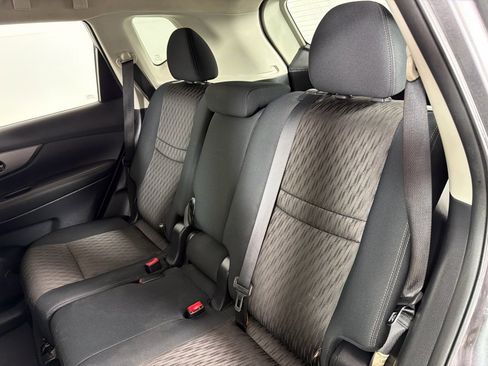 Used 2017 Nissan Rogue S image 18