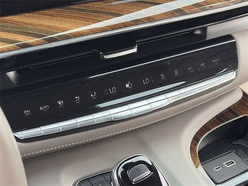 Used 2023 Cadillac Escalade Premium Luxury Platinum w/ LPO, Radiant Package image 31