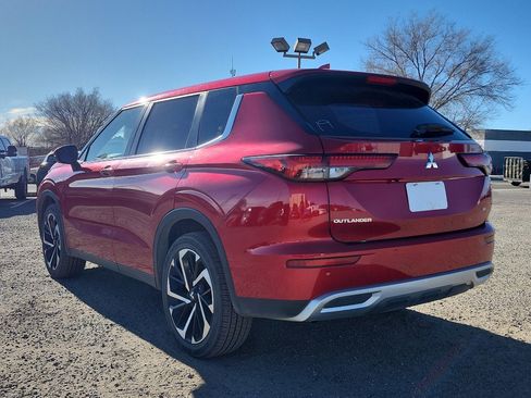 Used 2024 Mitsubishi Outlander SE image 8