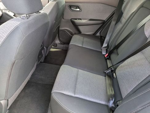 Used 2023 Nissan Rogue SV image 27