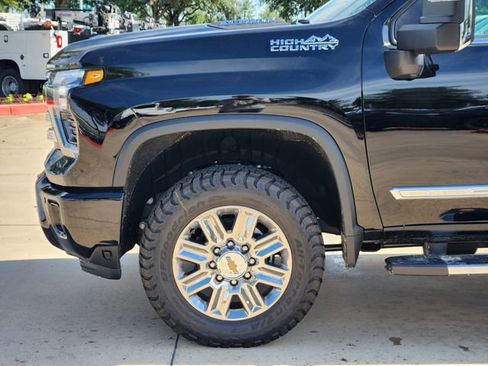 New 2026 Chevrolet Silverado 2500 High Country w/ High Country Premium Package AWD/4WD image 9