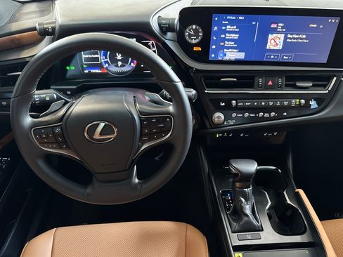 Certified 2025 Lexus ES 350 w/ Premium Package FWD image 18