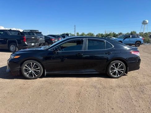 Used 2020 Toyota Camry SE w/ Cold Weather Package AWD/4WD image 2