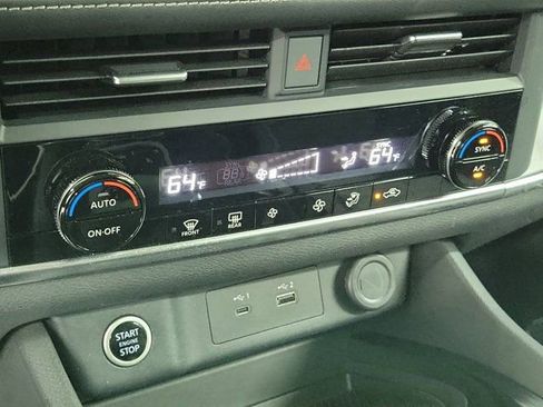 Certified 2023 Nissan Rogue SV image 31