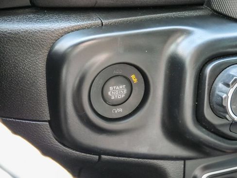 Used 2021 Jeep Wrangler Unlimited Sahara AWD/4WD image 30