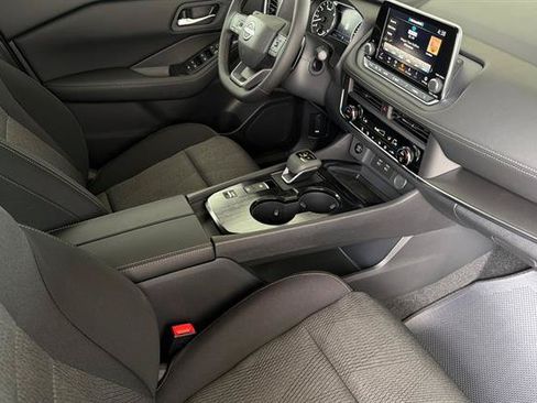 New 2026 Nissan Rogue SV FWD image 18