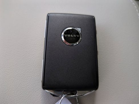 New 2026 Volvo XC60 B5 Ultra w/ Climate Package image 28