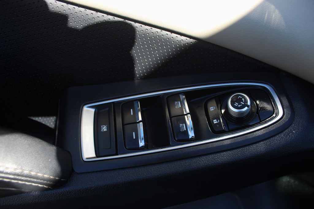 Used 2020 Subaru Ascent Limited w/ Technology Package AWD/4WD image 12