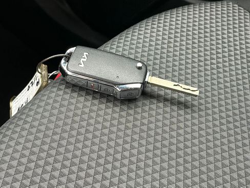 Used 2025 Kia Soul LX w/ LX Technology Package image 21