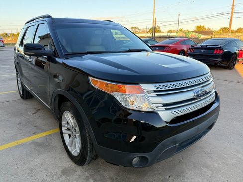 Used 2012 Ford Explorer XLT image 4