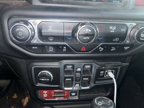 Used 2018 Jeep Wrangler Unlimited Rubicon image 11