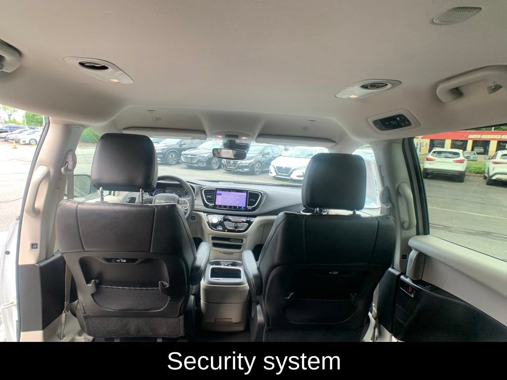 Used 2023 Chrysler Pacifica Touring-L FWD image 27